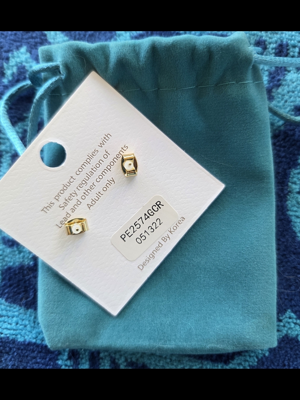 Betsey Johnson Iridescent Crystal Pink Flower & Lime Bee Earrings - Picture 3 of 3